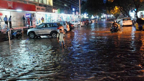 భారీ వర్షాలకు ఛాన్స్..