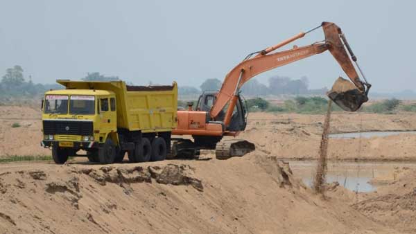 ట్రక్కుల కొనుగోలుకు ఫైనాన్స్