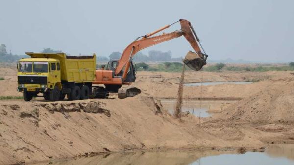 ఏపీలో కార్మికుల ఆత్మహత్యలు.. ప్రభుత్వ హత్యలే అని ఆగ్రహం