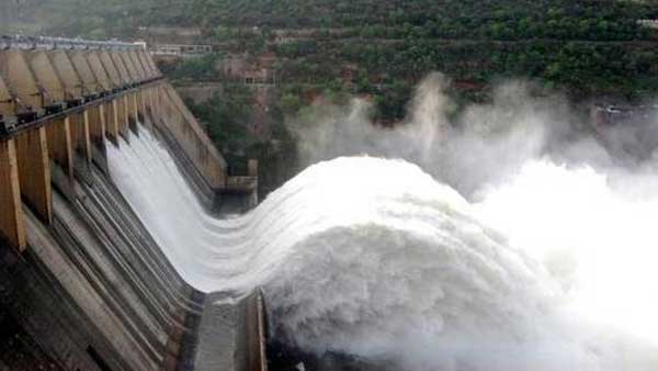 వరద జలాలు సీమకు మళ్లింపు..