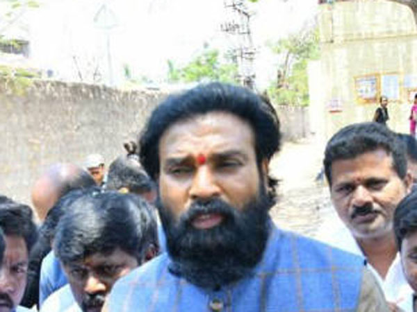 సిద్దరామయ్యకు ఏం తెలుసు ?