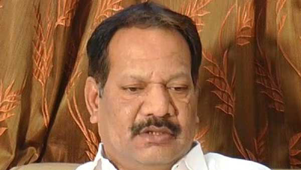 మెడలు వంచుతా అన్నావు.. ఏమైంది?
