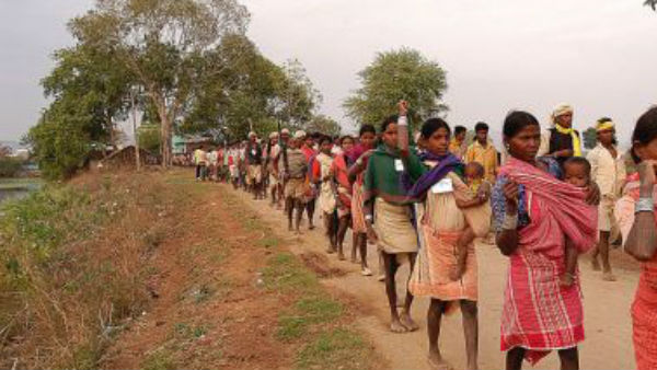Gadchiroli tribals cast their votes despite Maoists threat Gadchiroli tribals cast their votes despite Maoists threat