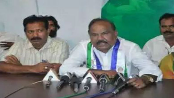 నోరు జారారు..