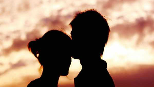 ప్రియుడితో కలిసి