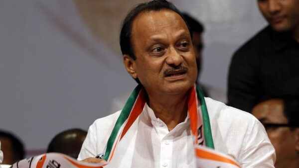 పోస్లర్ల కలకలం