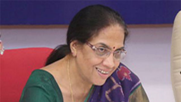 తొలి మహిళగా రికార్డ్..