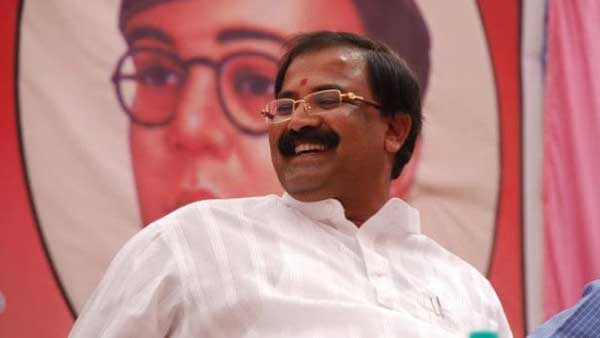 చేతికి చిక్కని ఎమ్మెల్యే
