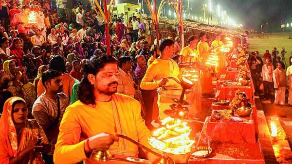 సరయూ నదీ తీరంలో సందడి..