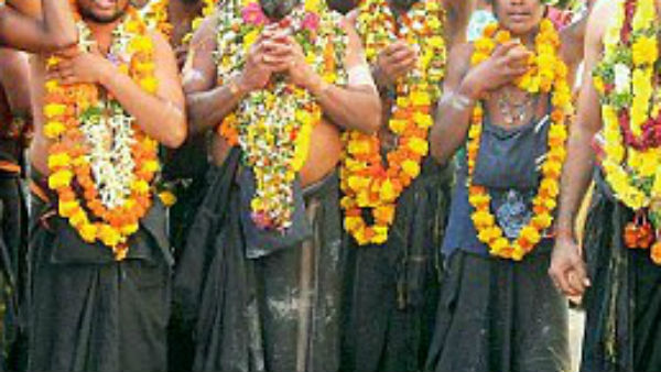 అనుమతుల కోసం దరఖాస్తులు చేసుకున్న అయ్యప్ప దీక్షాపరులు