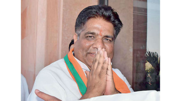 అజిత్ పవార్ ను ఒప్పించటంలో కీలక పాత్ర పోషించిన భూపేంద్ర యాదవ్