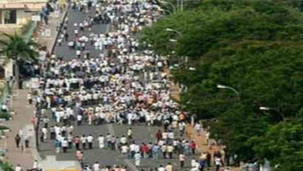 ఛలో ట్యాంక్ బండ్ పై ప్రభుత్వం ఉక్కుపాదం.. కార్మికులను అడ్డుకున్న పోలీసులు..