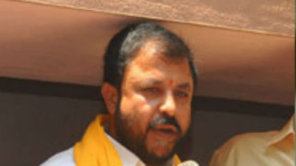 అక్రమ కేసుల ఆరోపణలపై బహిరంగ చర్చకు సిద్ధమా అని సవాల్ చేసిన అబ్బయ్య చౌదరి