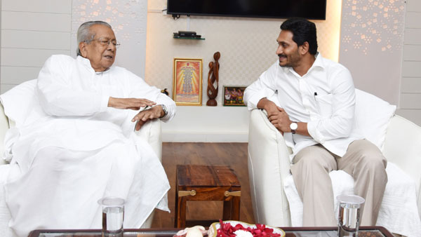 రాజ్ భవన్ లో సీఎం దంపతులు