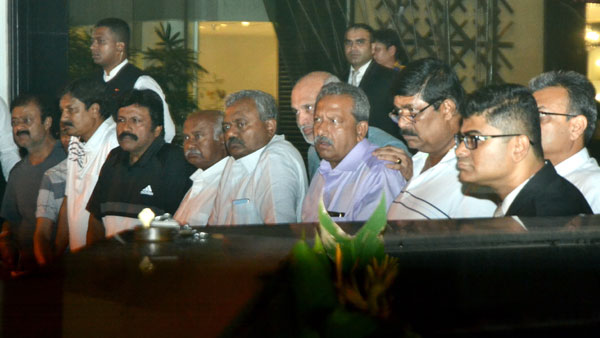 అనర్హులకు బీజేపీ తీర్థం