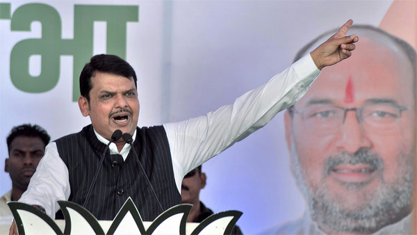 ఫడ్నవీస్ కు వారం రోజుల గడువు