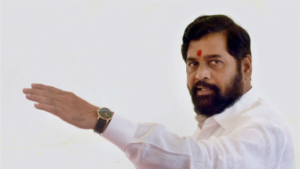 ఆదిత్య ఠాక్రే నిర్ణయం