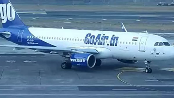 Nagpur-Bengaluru GoAir flight lands beside runway,Passengers safe Nagpur-Bengaluru GoAir flight lands beside runway,Passengers safe