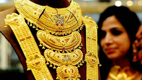 రూ. 2,350 తగ్గింది.. వెండి కూడా