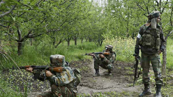 2 killed, 4 injured in IED blast in Anantnag 2 killed, 4 injured in IED blast in Anantnag