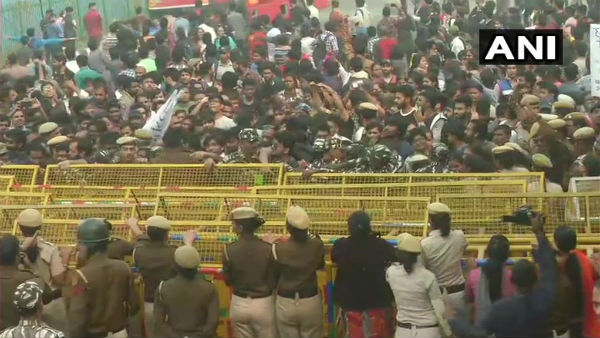 యూనివర్శిటీ బంద్కు పిలుపు