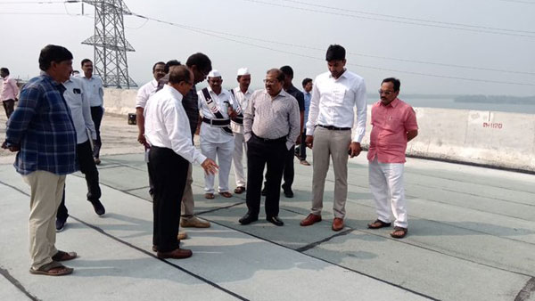 Speed up Kanaka Durga flyover, says Krishna district Collector Imtiaz Speed up Kanaka Durga flyover, says Krishna district Collector Imtiaz