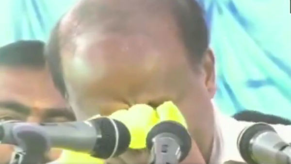 Karnataka former Chief Minister HD Kumaraswamy once again breaks down in a Public meeting in Mandya Karnataka former Chief Minister HD Kumaraswamy once again breaks down in a Public meeting in Mandya