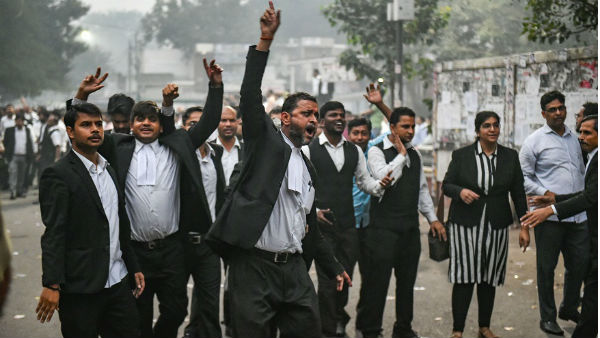 లాయర్ ఆత్మహత్యాయత్నం