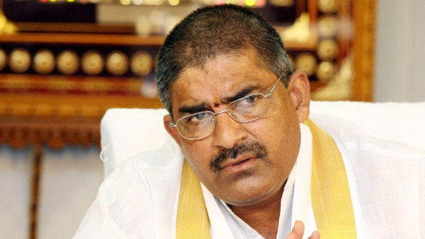 ఇంతకీ ఆమె ఎవరు...