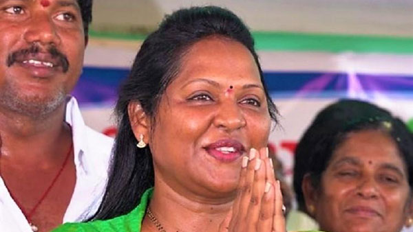 తాను ఎస్సీ అని నిరూపించుకునే పనిలో ఎమ్మెల్యే శ్రీదేవి