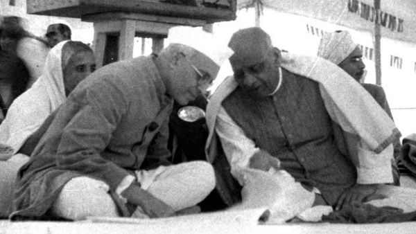 నెహ్రూను అంతమొందించేందుకు వరుస కుట్రలు