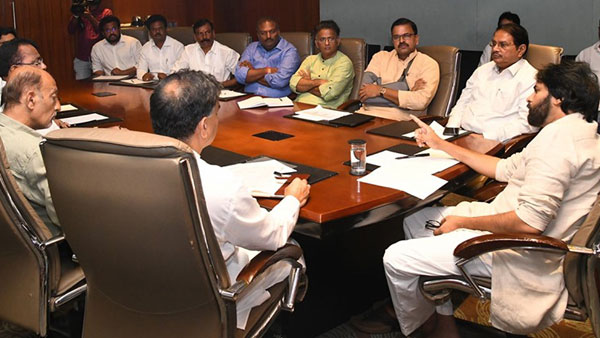 ఎన్నికల ప్రచార వ్యూహాలు బెడిసి కొట్టాయంటూ..
