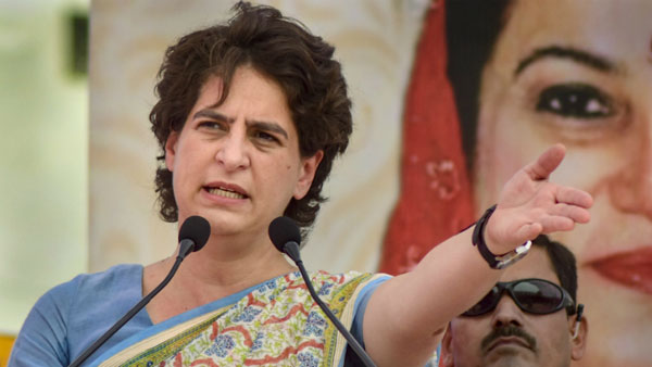 Priyanka Gandhis name is not in the list of Jharkhand election campaigners of congress Priyanka Gandhis name is not in the list of Jharkhand election campaigners of congress
