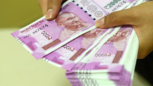 నా డబ్బులు నాకు కావాలంటూ..