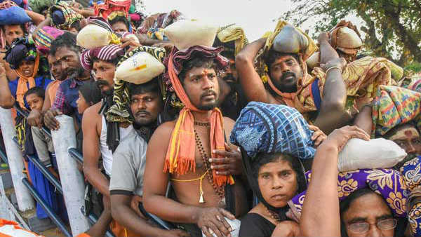 మహిళలకు ప్రవేశం ఉందంటూ గతేడాది తీర్పు