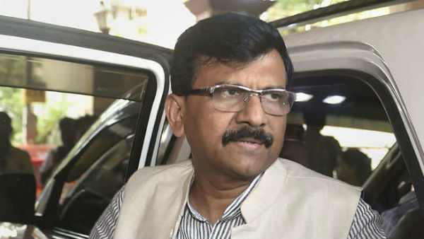 Shiv Sena Chief Uddhav Thackeray meets Sanjay Raut at Lilavati Hospital in Mumbai Shiv Sena Chief Uddhav Thackeray meets Sanjay Raut at Lilavati Hospital in Mumbai