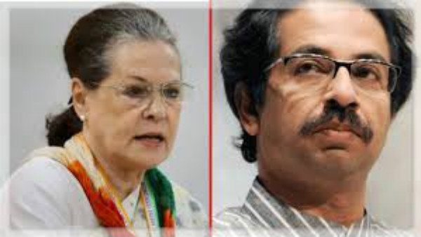 సోనియా కాళ్ల మీద పడుతున్నారు !