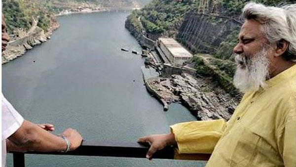 పెను ముప్పు అంటూ వాటర్ మ్యాన్..