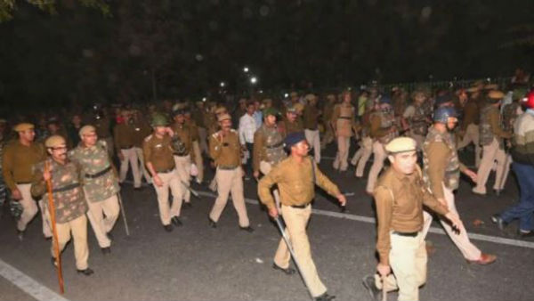 ట్రాఫిక్కు అంతరాయం