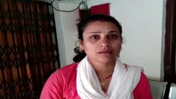 కుర్చీలతో దాడి..