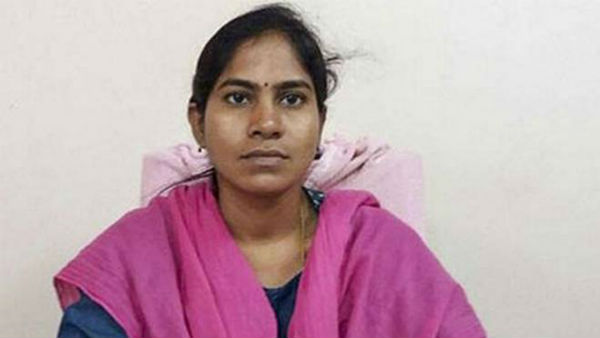ఒంటరైన పిల్లలు.. అమ్మ వస్తుందా అని తండ్రిని ప్రశ్నిస్తున్న చిన్నారులు..