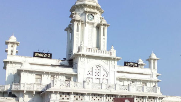 Train accident near Kachiguda station..Many passengers injured Train accident near Kachiguda station..Many passengers injured