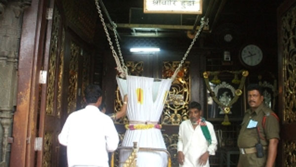 ప్రైవేటు బ్యాంకుల వైపు మొగ్గు..