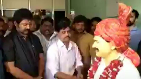 వైఎస్ జగన్ తో యార్లగడ్డ భేటీ ముగిసిన కొన్ని గంటల్లోనే..