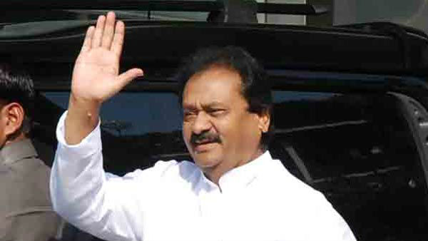 షబ్బీర్ సహకారం అంటూ వీహెచ్ ఆవేదన..