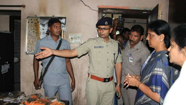 మండిపడుతున్న రెవెన్యూ ఉద్యోగులు