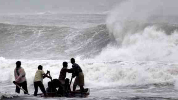 Bulbul cyclone makes landfall in Bengal, 2 people dead Bulbul cyclone makes landfall in Bengal, 2 people dead