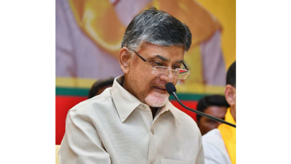 కాన్వాయ ను అడ్డుకొనేందుకు ప్రయత్నం..