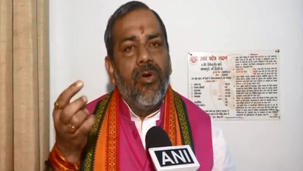 Watch this Uttar Pradesh Minister suggests to perform special Yagna to tackle Air Pollution Watch this Uttar Pradesh Minister suggests to perform special Yagna to tackle Air Pollution
