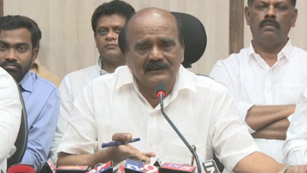 అర్ధగంటలో టీడీపీ ఖాళీ..